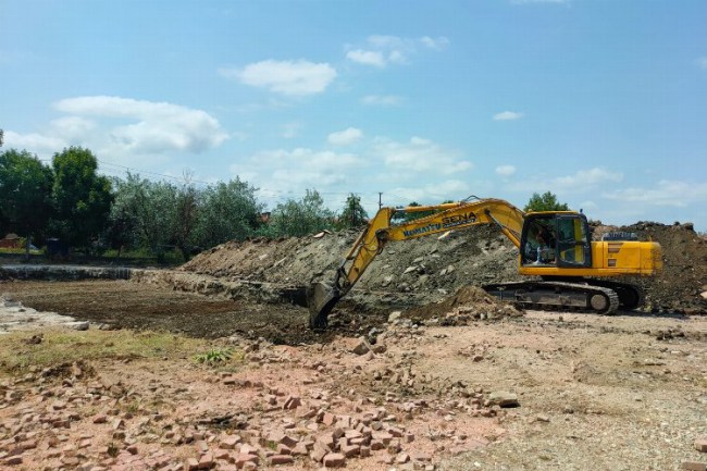 Bilecik Pazaryeri'nin yeni okullarına ilk kazma