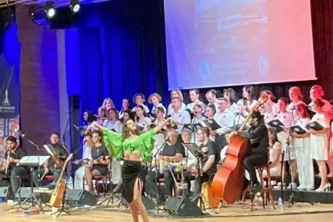 Mübadele Korosu'ndan Karşıyaka'da muhteşem konser