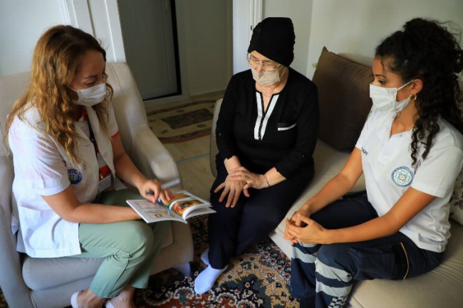 Muğla'da evde ‘hasta refakatçi' eğitimi