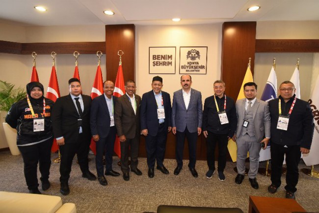 Bin Kassim Başkan Altay'ı ziyaret etti