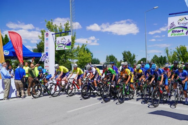 Kayseri Erciyes'te uluslararası bisiklet yarışları devam ediyor