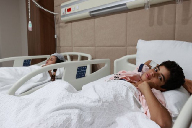 Gazze'de yaralanan Filistinli iki kardeş Ankara'da tedavi altına alındı