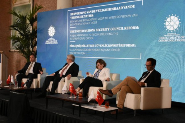 İletişim'den Amsterdam'da 'reform' paneli