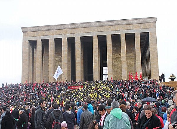 1 Milyon Atatürk, Anıtkabir'e yürüdü!..