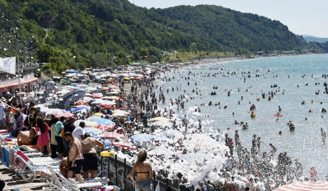 Sevgi Barış Dostluk plajları doldu taştı