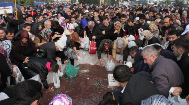 İzinsiz caddeler kapatıldı, neredesiniz sayın Kaymakamım?..
