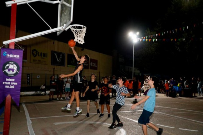 Bursa İnegöl'de sokak basketbolu heyecanı