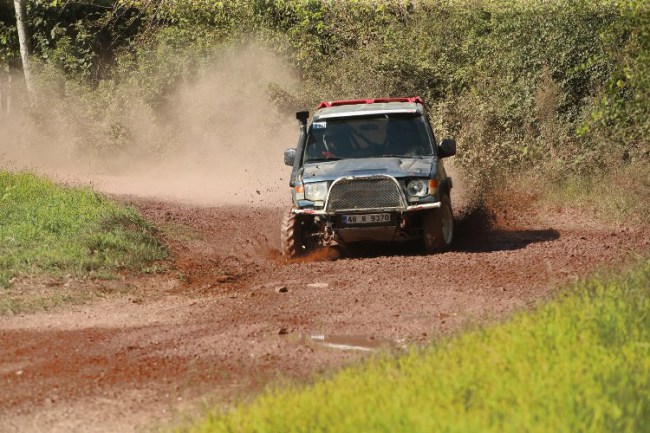 Şampiyonlar Sakarya'da tozu dumana kattı