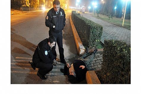 Polis'le sarhoş'un diyaloğu!..