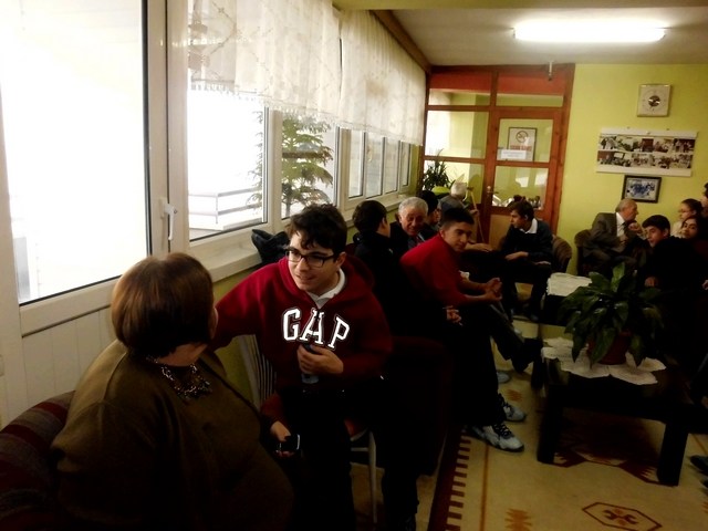 T.E.D Koleji öğrencileri huzurevini ziyaret etti..