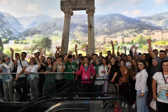 Balkanlar'dan Bursa'ya gelen öğrencilerin Osmangazi'de 'Fetih' yolculuğu