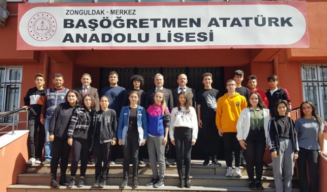 Zonguldak Emniyet Müdürü Fahri Aktaş'ın okul ziyaretleri devam ediyor