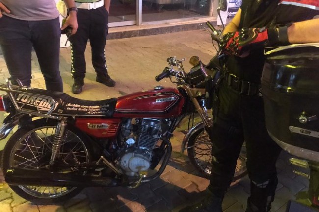 Adıyaman'da çalıntı motorsikletle kaçışa gözaltı!