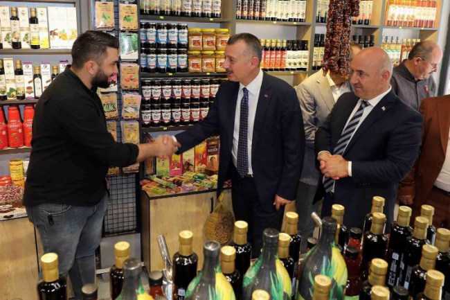 Kocaeli'de Başkan Büyükakın'dan Darıca'da esnaf ziyareti