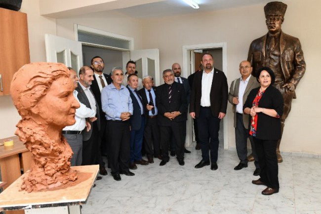 İzmir'de Çiğli'nin ilk Sanat Akademisi açıldı