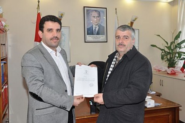 Altun, yetki belgesini aldı..