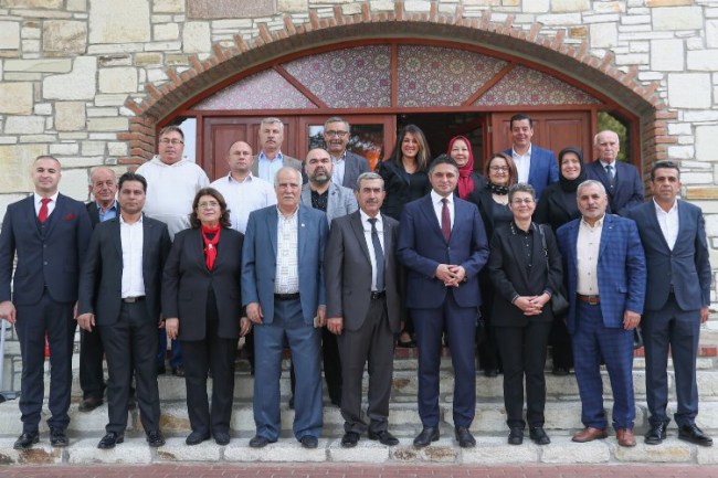 İzmir Aliağa'da Başkan Acar muhtarlarla buluştu