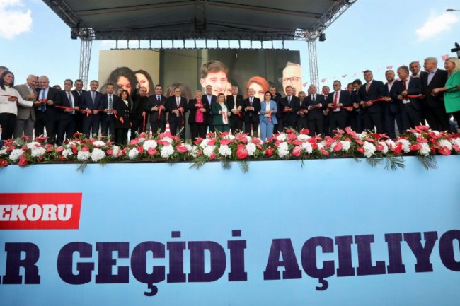 Adana'ya hizmet yağmuru