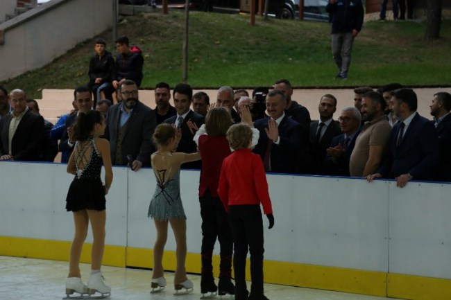 Geleceğin sporcuları 'sentetik' pistte yetişecek