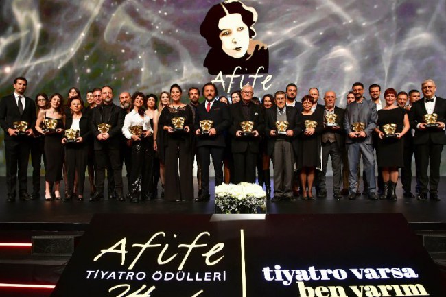 Kocaeli 'de yılın en başarılı oyunu Vişne Bahçesi