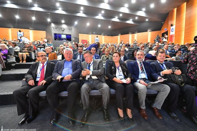 İzmir Kent Konseyi'nin yeni başkanı Nilay Kökkılınç