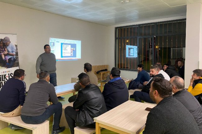 Kocaeli İzmit'te 'Baba Destek Programı' sürüyor