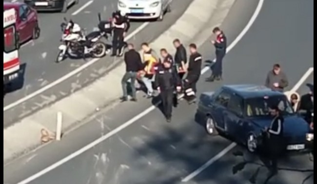 Kdz.Ereğli’de tır’dan düşek elektrik direkleri kazaya sebep oldu