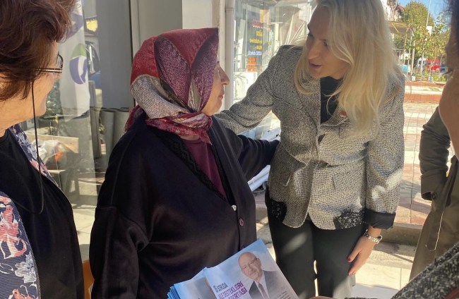 Merve Kır ilçe ilçe gezip, 67de67bin hane projesini anlatıyor