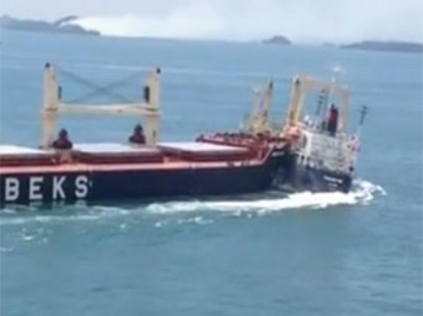 Türk gemisi Singapur Boğazı'nda çarpıştı