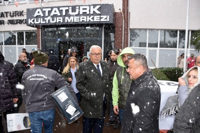 Kdz. Ereğli halkı deprem bölgesi için yardıma koştu