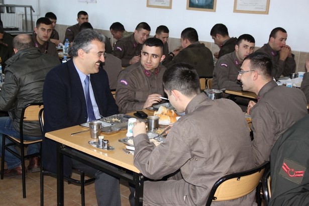 Ayyıldız'dan Jandarma Komutanlığına ziyaret..