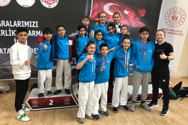 Manisalı karateciler, Bursa'dan 5 madalya ile döndü