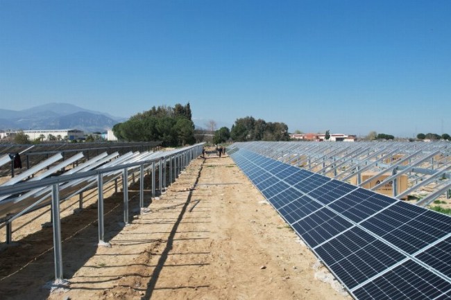 Alaşehir GES'te panel montajları başladı