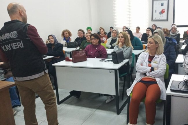 KAYMEK'ten 'narko rehber' eğitimi