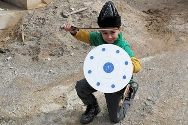 Başkan Dündar'dan depremzede Osmangazi'ye özel hediye