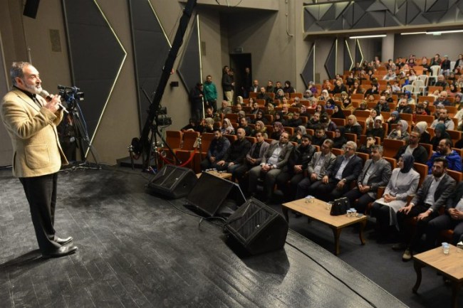 Bursa Yıldırım'da Erzincanlı'dan eşsiz şiir ziyafeti