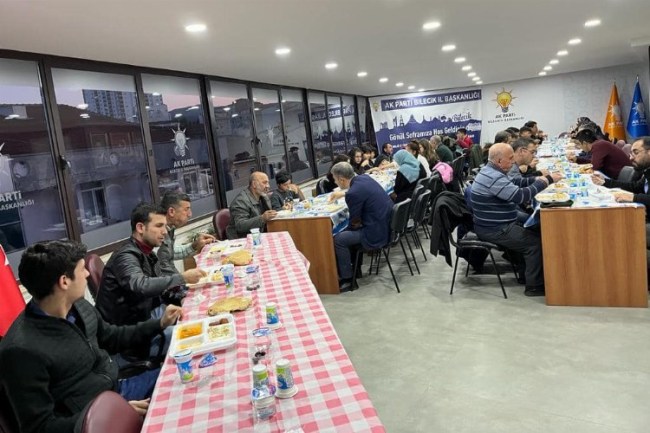 Bilecik'te iftar sofrası depremzede vatandaşlar için kuruldu
