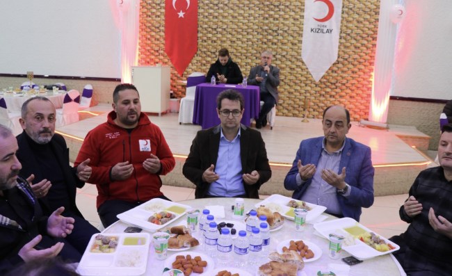 Kdz. Ereğli Kızılay deprem kahramanlarına iftar verdi