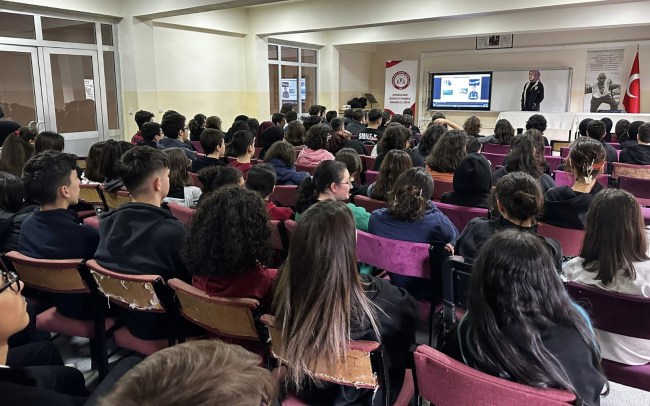 Zonguldak Emniyetinden güvenli internet eğitimi