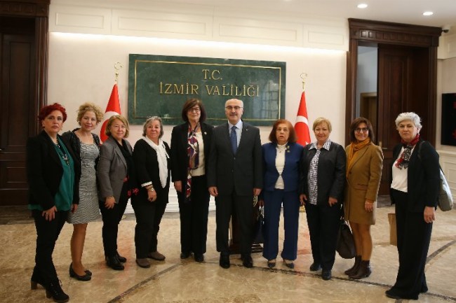 İzmir Kadın Kuruluşları'ndan Vali Köşger'e ziyaret