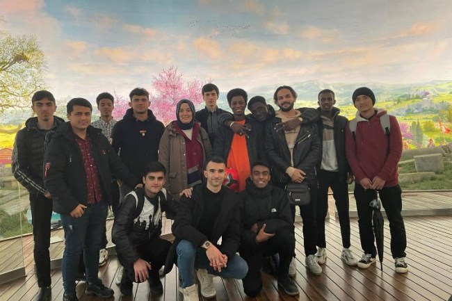 TÖMER öğrencileri Bursa'nın tarihi yerlerini gezdi