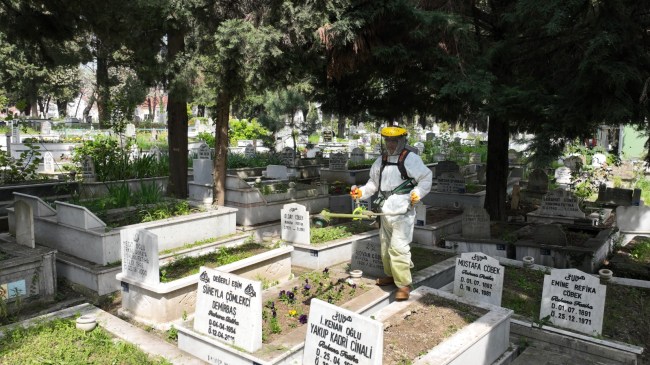Kdz.Ereğli şehir mezarlığında bayram temizliği