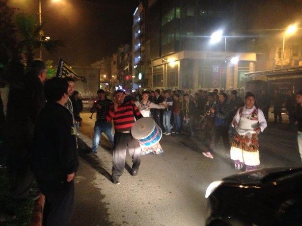 Fenerliler sokağa döküldü!..