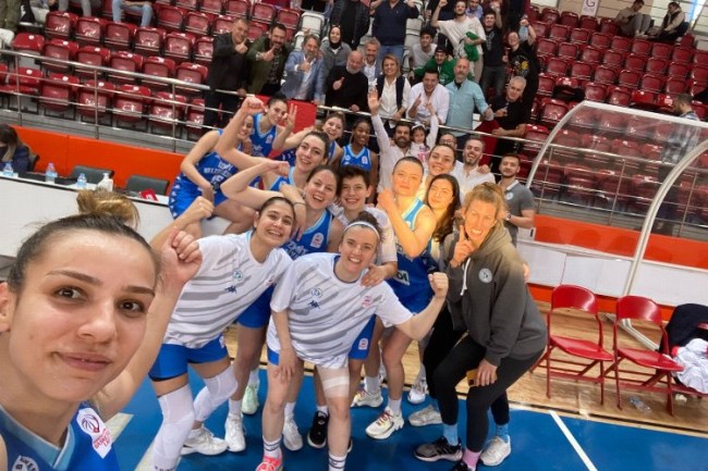 İzmit'in perileri finaller için parkeye çıkıyor