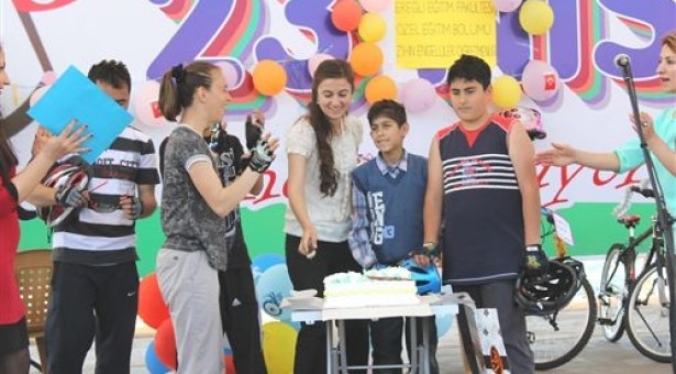 "Engelleri Bisikletle Kaldırıyoruz"