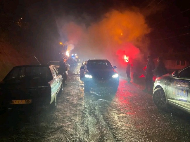 Ereğli adayı Bozkurt’a Artıklar’da havai fişekli karşılama