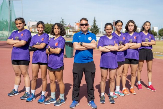 "Kır Çiçekleri" başarıya doymuyor