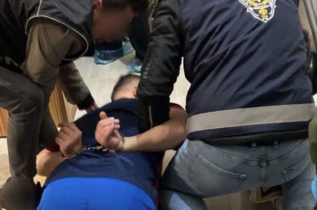 Zonguldak’ta eş zamanlı uyuştucu baskını