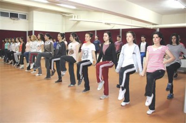 BEÜ halk oyunları kulübü, yarışmaya hazırlanıyor