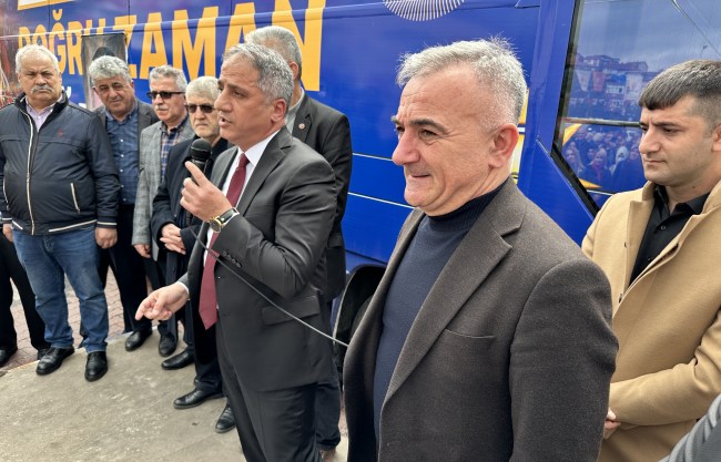 Murat Sesli sahaya indi. Bozkurt’a oy istedi